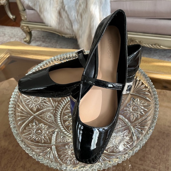 Elegant Black Patent Leather Mary Jane Women's Flats. Rhinestone buckle. - Picture 2 of 7